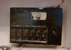 Fuse Board containing removable fuse carriers
