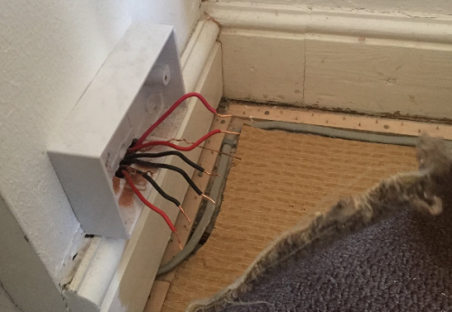 Two Earth cables missing from the socket